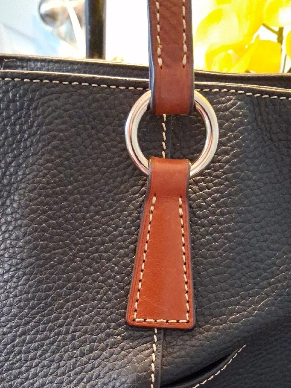Dooney & Bourke absolutely gorgeous